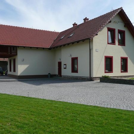 Penzion Lipina Slatiňany Eksteriør billede